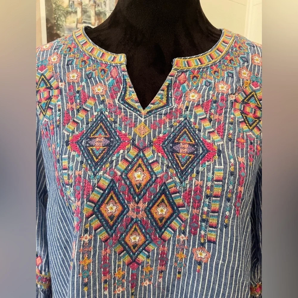 John.Mark V-neck, pullover, top size small embroidered front back and sleeves - Picture 6 of 11
